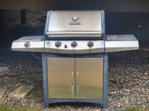 lot 202 image: Thermos Propane Grill