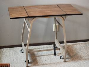 lot 204 image: Vintage Mid-Century Hasco Drop-Leaf Office Table