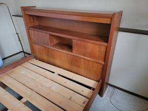lot 46 image: Teak Sannemanns Model Platform Bed Set
