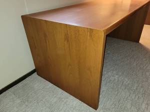 lot 325 image: Oak office Desk