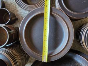 lot 24 image: Arabia Finland Ruska Stoneware Dinnerware Set