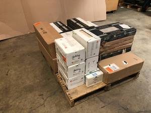 lot 8 image: Mix Pallet of Ceramic Tile Flooring - Various models and conditions - review all pictures