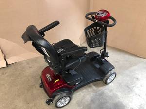 lot 17 image: Metro Mobility Car - Missing Key unable to tested Unknown Conditions  review all pictures
