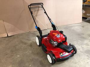 lot 33 image: Toro22 (56cm) SMARTSTOW Variable Speed High Wheel Mower (20339) in working conditions missing bag  - review all pictures