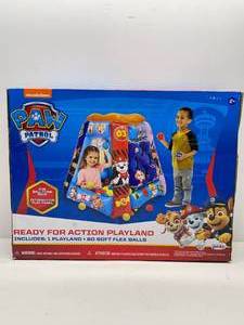 lot 11 image: New Paw Patrol Ready for Action Playland