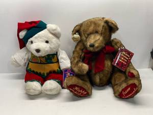 lot 60 image: Stuffed Animals