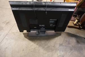 LG Model 42LB1DR 42 Flat Screen TV With Built In DVR