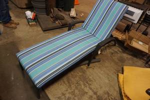 Plastic Wicker PatioBeach Lounge Chair With Cushion