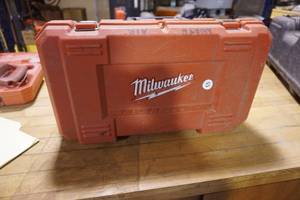 Milwaukee Model 3107-6 12 Angle Drill With Case