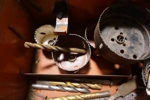 Large Lot of Hole Saw Bits In Assorted Sizes