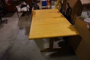 Wood Kitchen Dining Room Table With Expandable Leaf