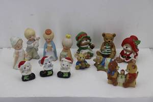 lot 6 image: Christmas Dcor