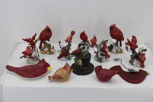 lot 13 image: Bird Dcor