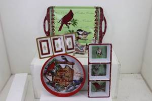 lot 26 image: Serving Trays & Dcor