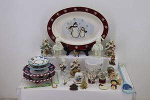 lot 30 image: Plates & misc