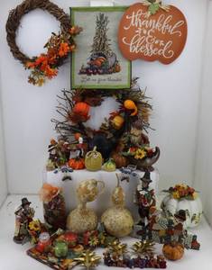 lot 49 image: FallThanksgiving Dcor