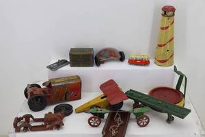 lot 59 image: Vintage Metal Toys & Parts