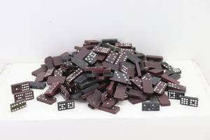 lot 61 image: Dominos