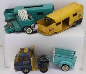 lot 67 image: Metal Horse Trailers & Trucks