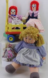 lot 74 image: Raggady Ann & Andy & Dolls