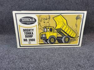 lot 1 image: TONKA Mighty Tonka Dump Truck in Original Box - No. 3900 - Made Between 1970 and 1973