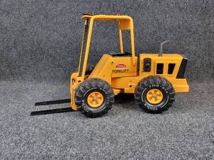 lot 3 image: TONKA Forklift Steel Toy - Made Between 1974 and 1975 - Nice Condition