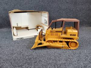 lot 9 image: ERTL Case 1550 Dozer Die Cast 116 Scale Dozer with Original Box