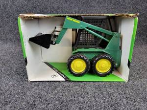 lot 13 image: ERTL John Deere Skid Steer Loader Die Cast 116 Scale Loader in Original Box