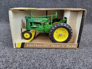 lot 19 image: ERTL 1937 John Deere Model G Tractor Die Cast 116 Scale Tractor in Original Box