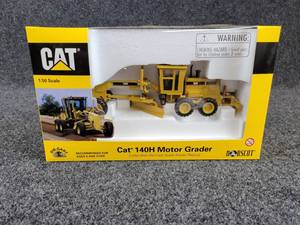 lot 29 image: NORSCOT Scale Models Caterpillar 140H Motor Grader - 150 Scale In Original Box - Part No. 55030