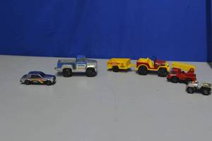 lot 8 image: Various Tonka small trucks, jeeps, and car