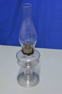 lot 18 image: Clear Oil Lamp