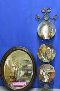 lot 32 image: Old Mirror and Plate Display with 3 plates