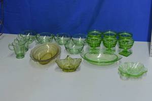 lot 39 image: Green Uranium glass wear