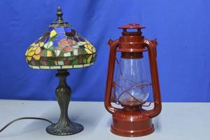 lot 67 image: Lighting lot