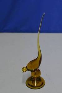 lot 81 image: Viking Glass Long Tail Bird
