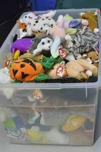 lot 82 image: Large Tote of Beanie Babies