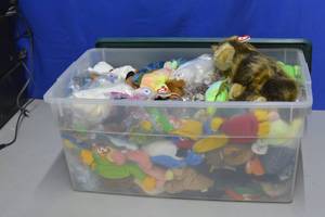 lot 83 image: Large Tote of Beanie Babies