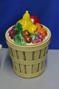 lot 84 image: Ceramic McCoy Fruit In Basket Cookie Jar