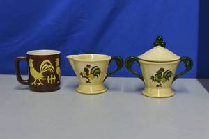 lot 110 image: Metlox Poppytrail Creamer and Sugar Bowl Set - Rooster Pattern