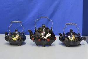 lot 112 image: Rooster Teapot Dcor. Middle is Thames Hand painted in Japan