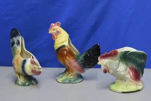 lot 103 image: Royal Copley Rooster, Hen and Vases Lot