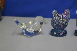 lot 118 image: Glass Hens and Chicks