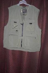 Eddie Bauer Legend Lightweight Fishing Vest - Medium