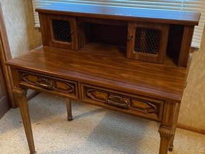 lot 31 image: Vintage Petite Decorative Desk