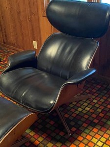 lot 1 image: Vintage Plycraft Chair and Ottoman