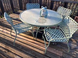 lot 33 image: Vintage Patio Table and Chairs