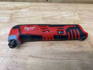 lot 38 image: MILWAUKEE M12 12-Volt Lithium-Ion Cordless Oscillating Multi-Tool (Tool-Only)