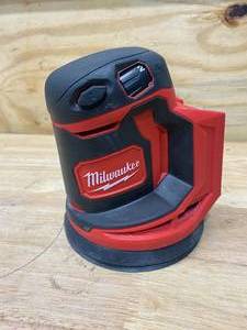lot 12 image: MILWAUKEE 5 Random Orbit Sander (2648-20) Tool Only