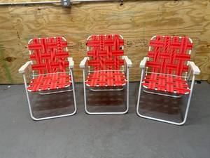 lot 46 image: Lot of 3 Steel Folding Chairs in Red